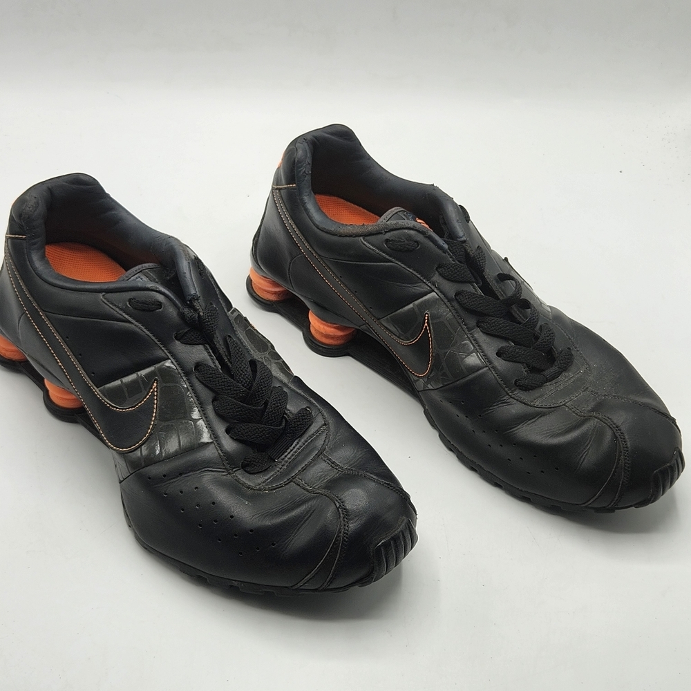 Nike black shocks 343900-012 size 11